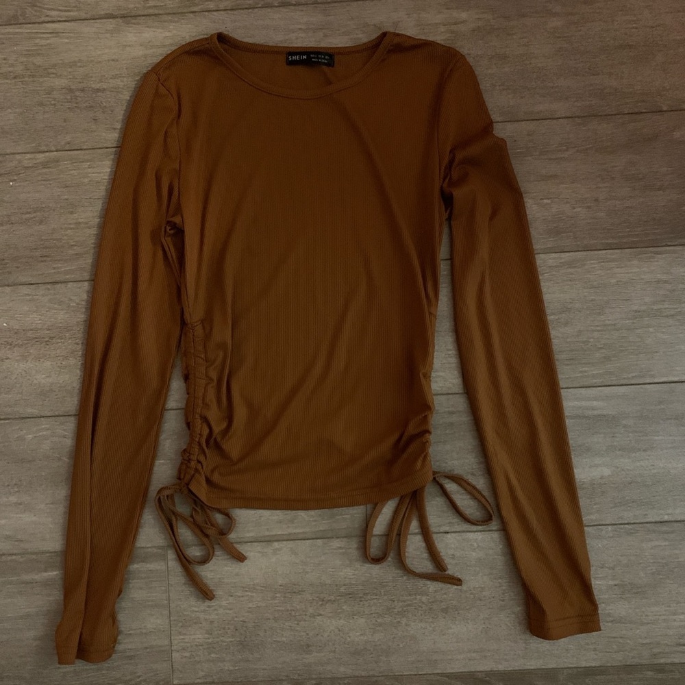 cute top with ruched sides